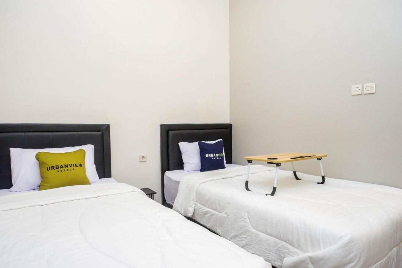 Urbanview Hotel Syariah John Sweet Home Tegal  Bagian luar foto