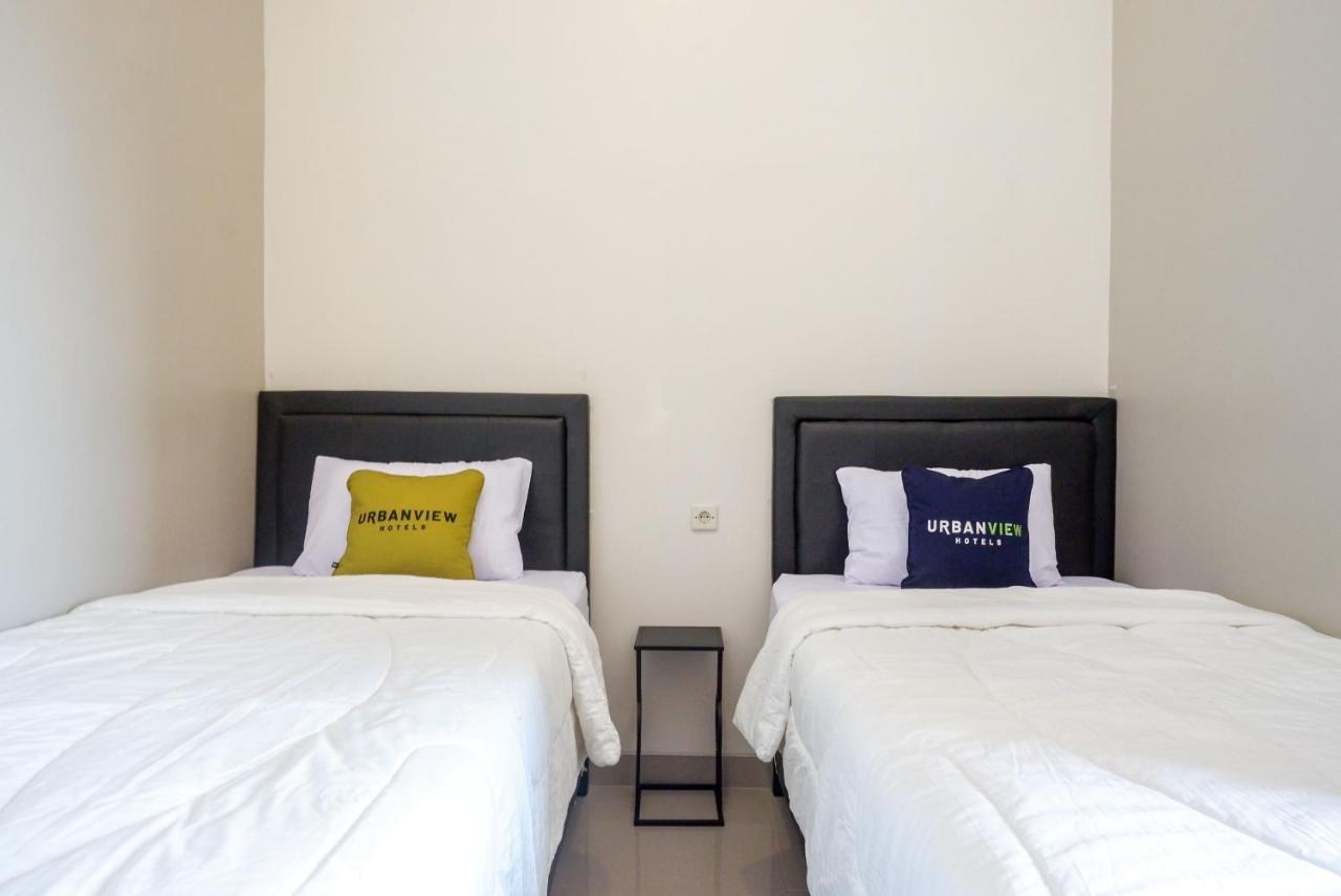 Urbanview Hotel Syariah John Sweet Home Tegal  Bagian luar foto